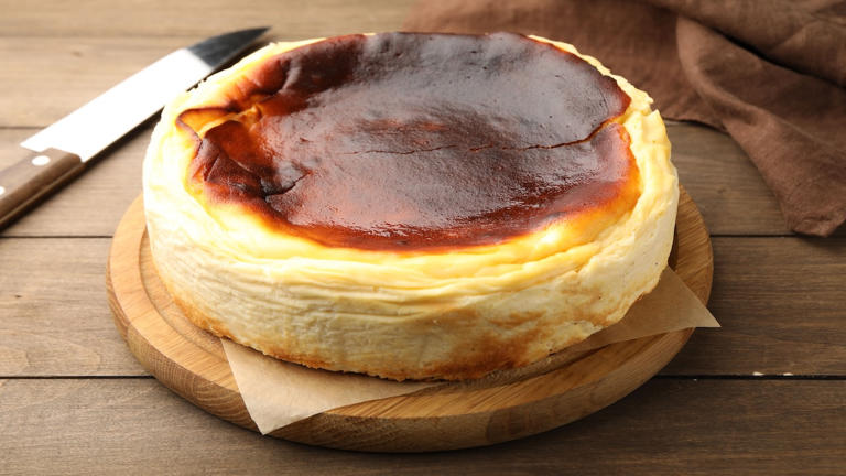 É assim que se faz uma torta basca de verdade: o segredo para conseguir a textura ideal e sabor digno de restaurante