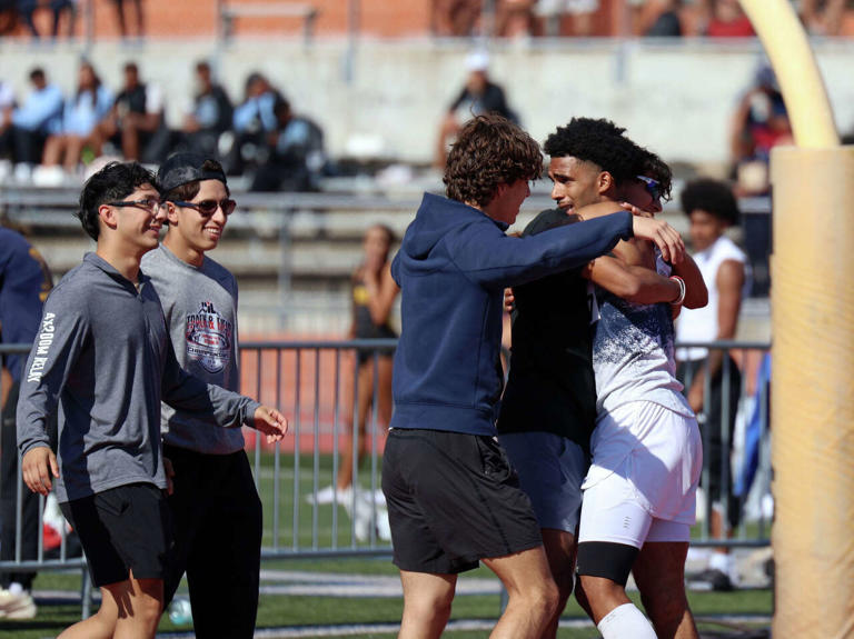 Carson overcomes injury to win Alexander's first regional title since 1998