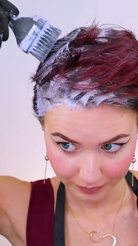 Bleaching my roots for a bold hot roots transformation