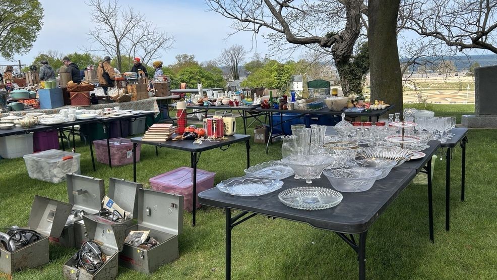 Hundreds flock to St. Joseph as Antiques on the Bluff returns for the ...