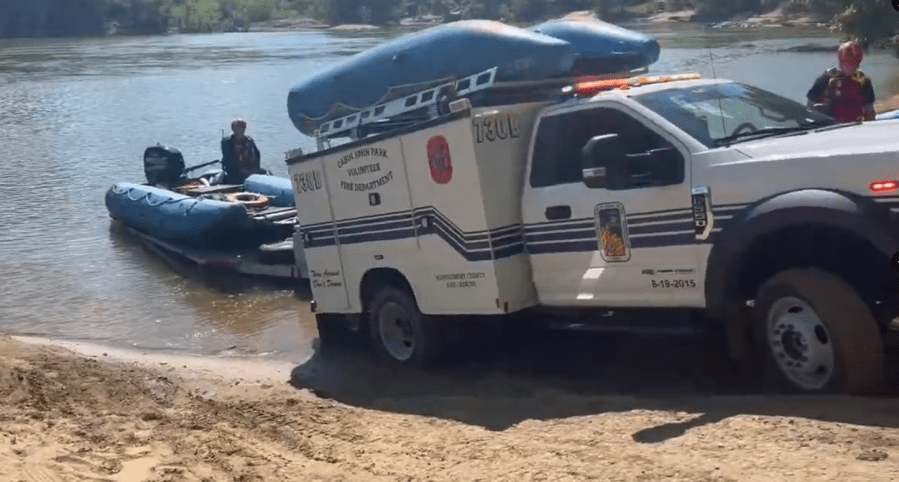 Kayaker dies, 2 others rescued from Potomac River