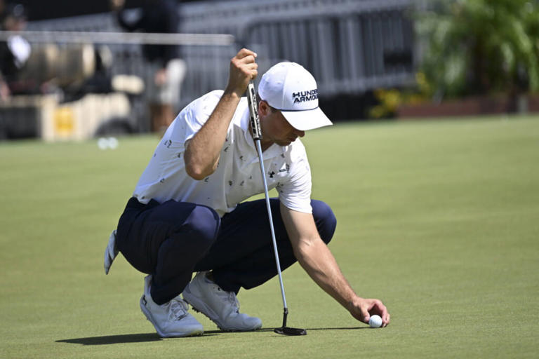 Jordan Spieth makes rare in-season equipment change and opens with 65