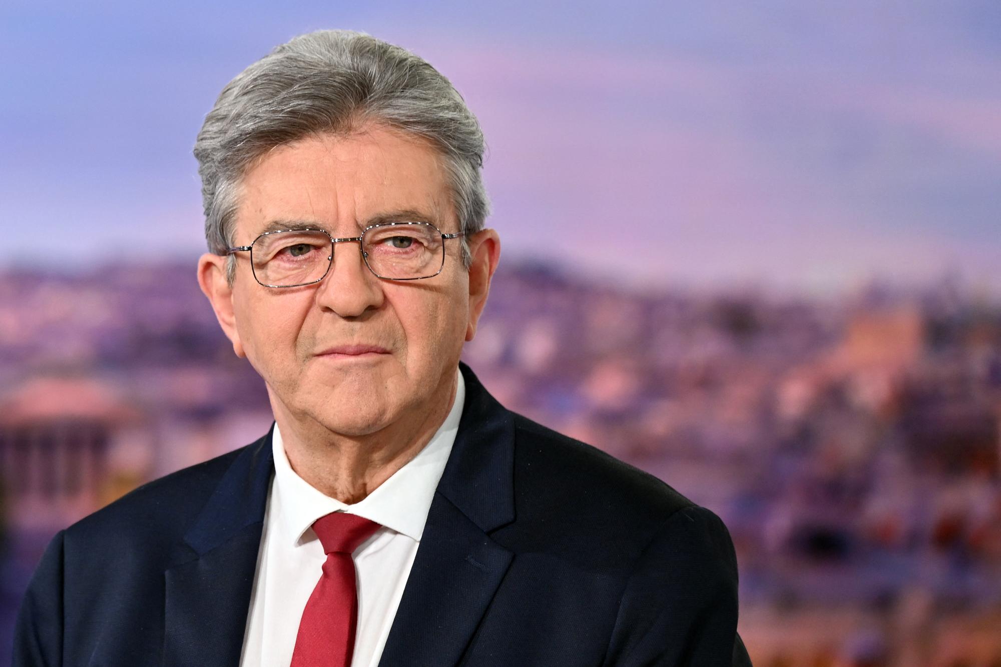Jean-Luc Mélenchon officiellement candidat à la présidentielle 2027, sa ...
