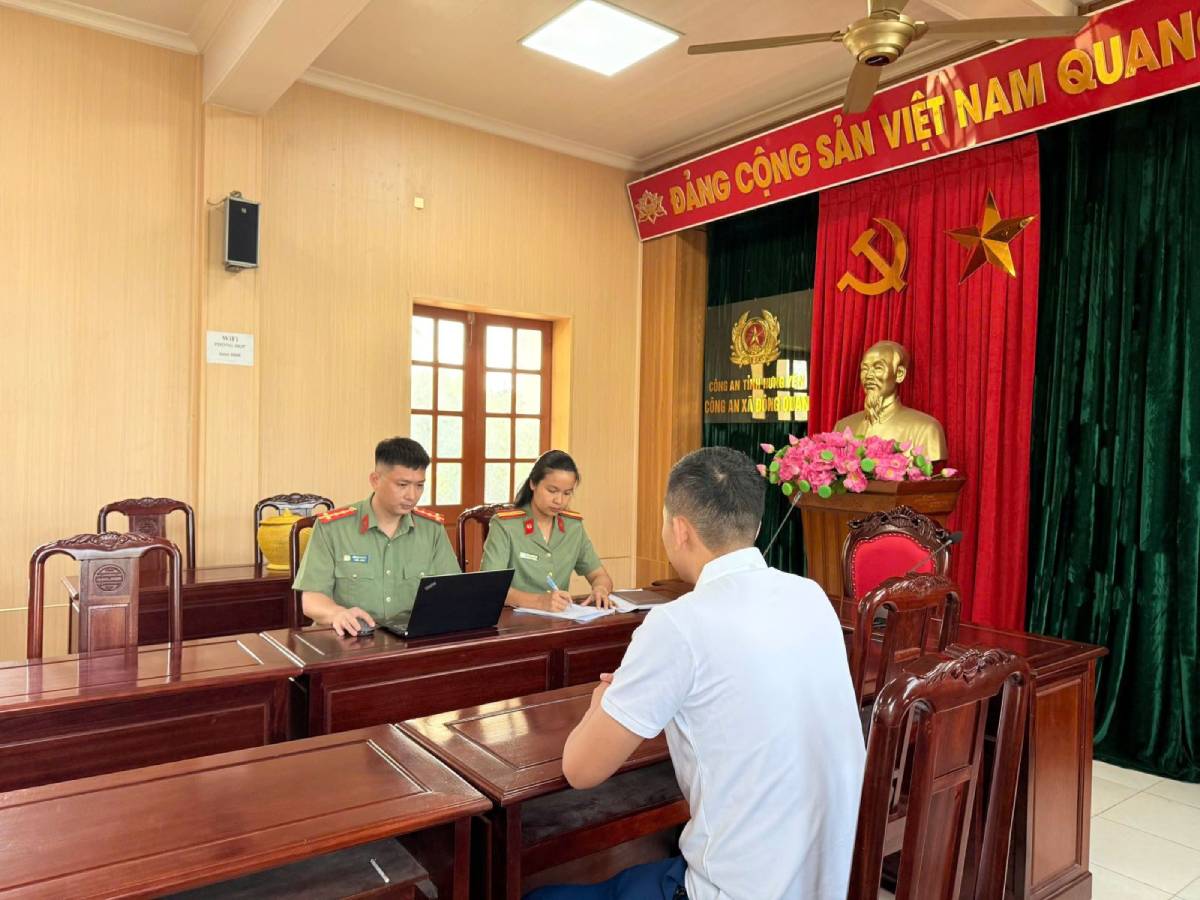 Người đàn ông ở Hưng Yên bị nhắc nhở do chia sẻ tin từ Facebook Chữa bệnh bằng nước