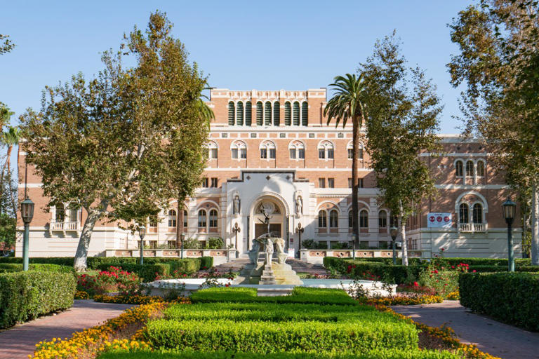 Best colleges for frats and sororities in America ranked — and ...