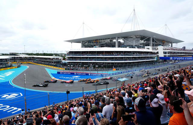 Kimi Antonelli holds off Lando Norris to claim third straight victory ...