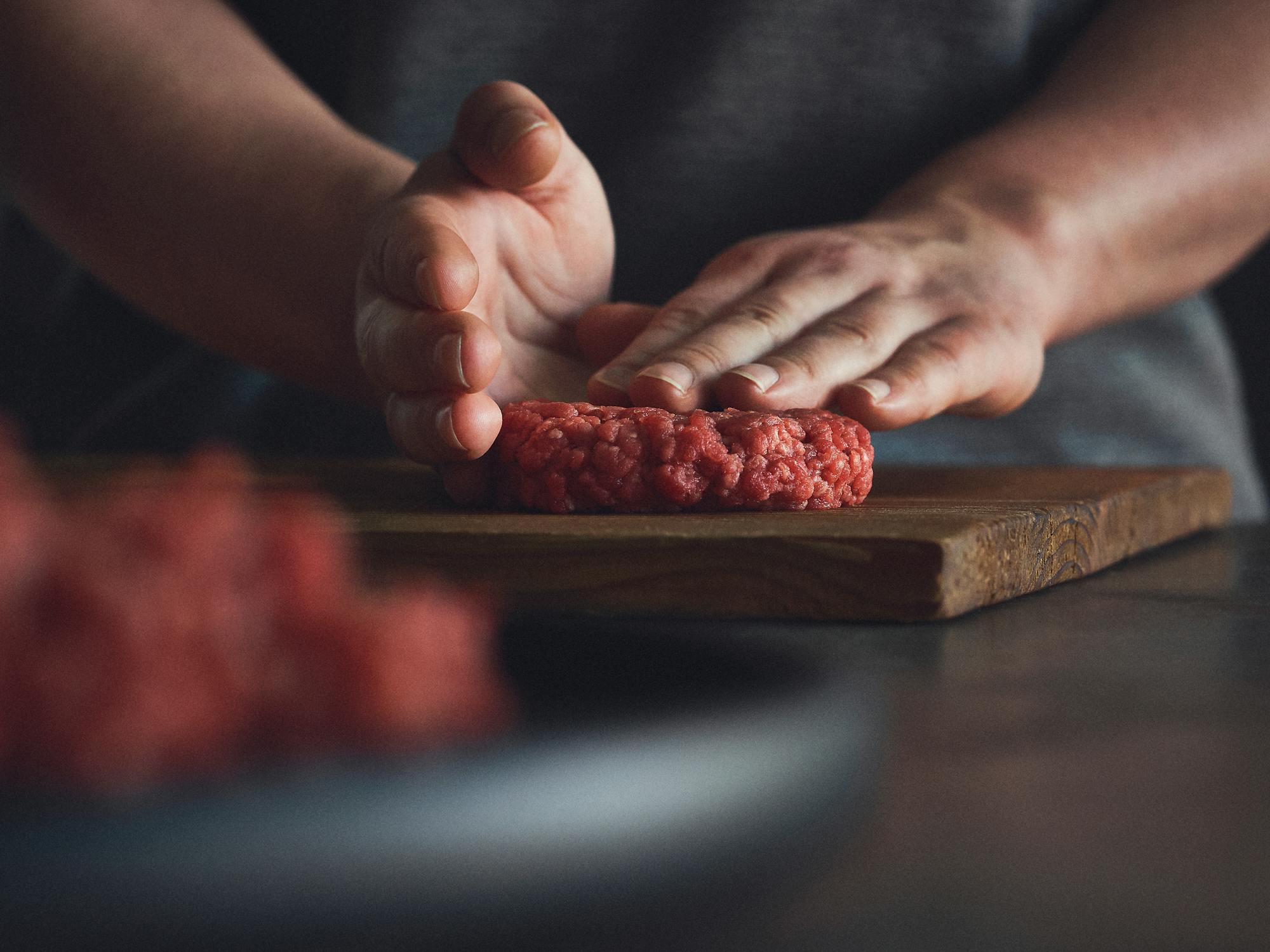 ¿Al punto o hecha? El peligro de consumir hamburguesas poco cocinadas