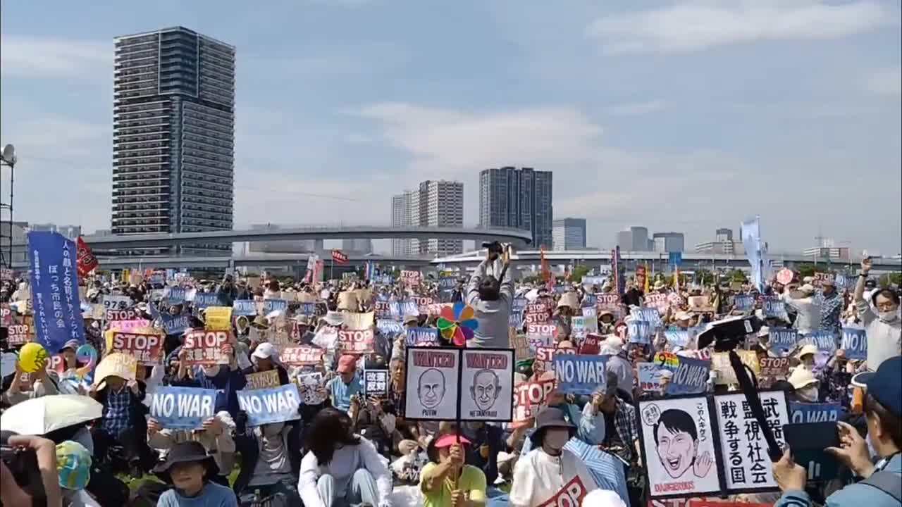 Thousands rally in Tokyo to defend Japan’s pacifist constitution