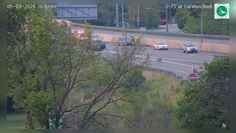 Update: All lanes back open after crash on I-75 in Dayton