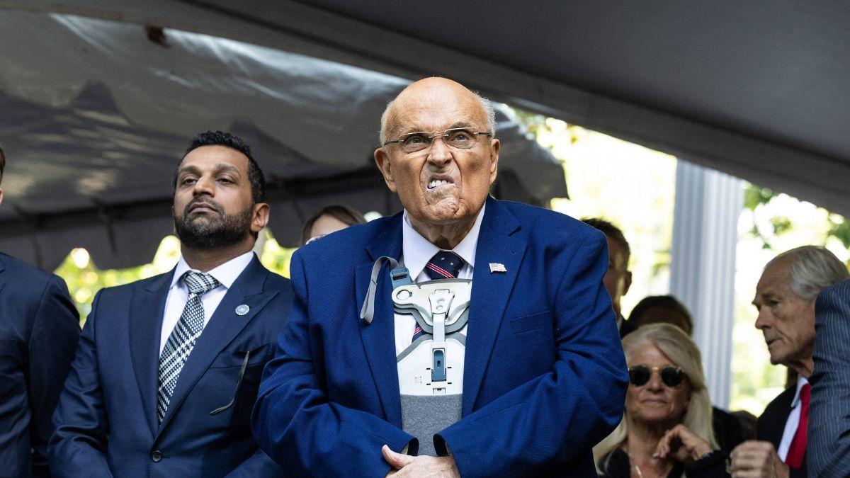 'He's fighting': Ex-NYC mayor Rudy Giuliani hospitalized and in ...