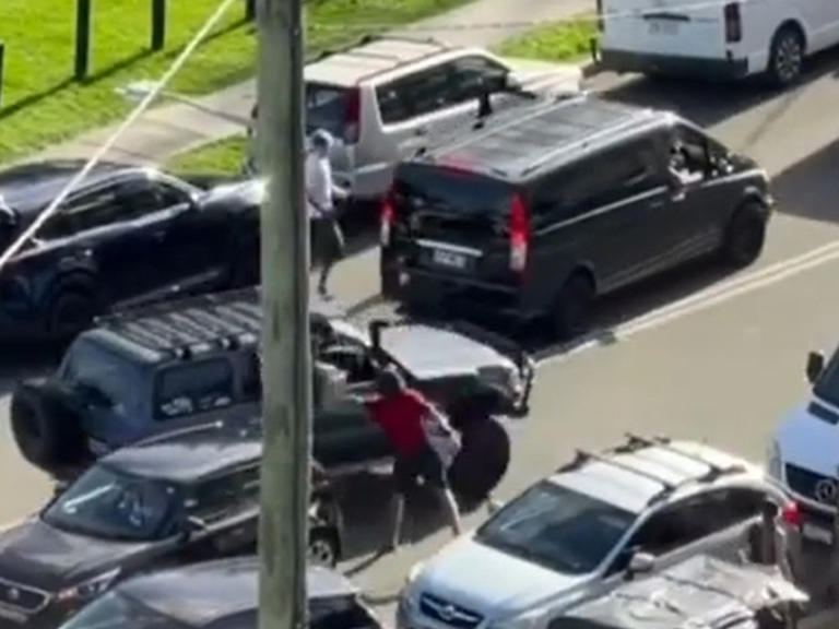 Wild police chase through busy streets