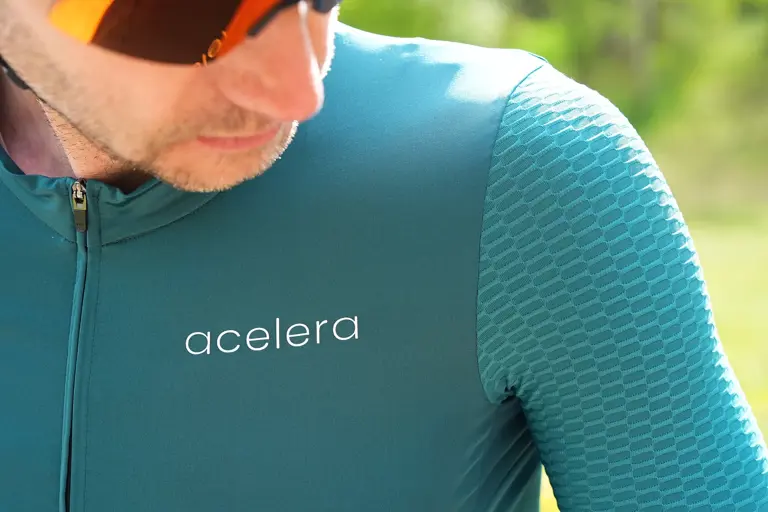 Review: Acelera Pro fietsshirt & Pro 2.0 fietsbroek