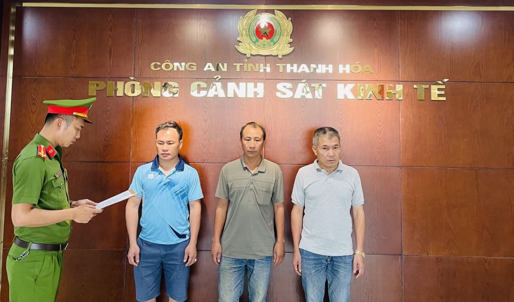 Khởi tố 3 đối tượng vì khai thác đất trái phép