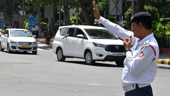 Delhi to roll out new traffic challan system, limits direct court appeals
