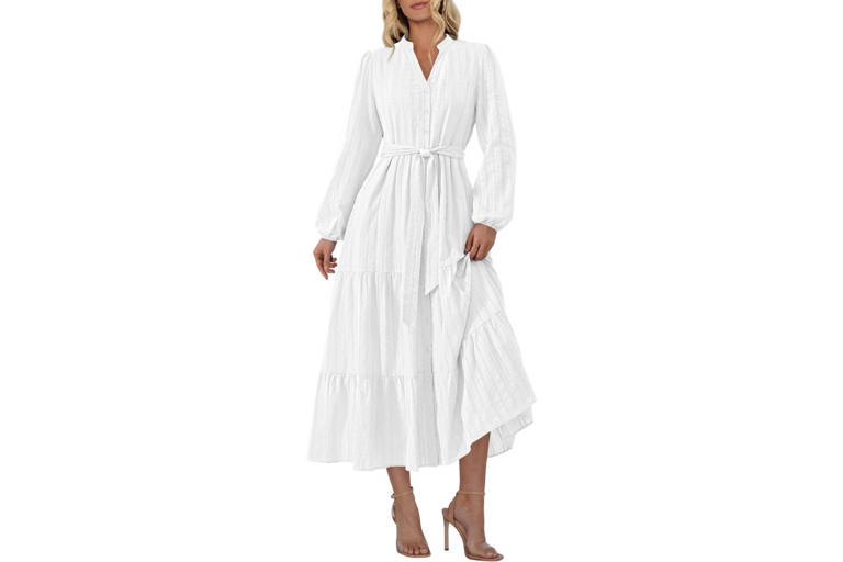 Kelly Clarkson reminded us why this breezy (and polished!) spring staple  remains popular year after year