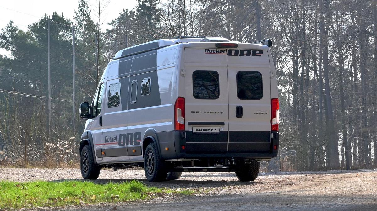 Rocket One XL: Alles zum 6,4-m-Campervan ohne Nasszelle