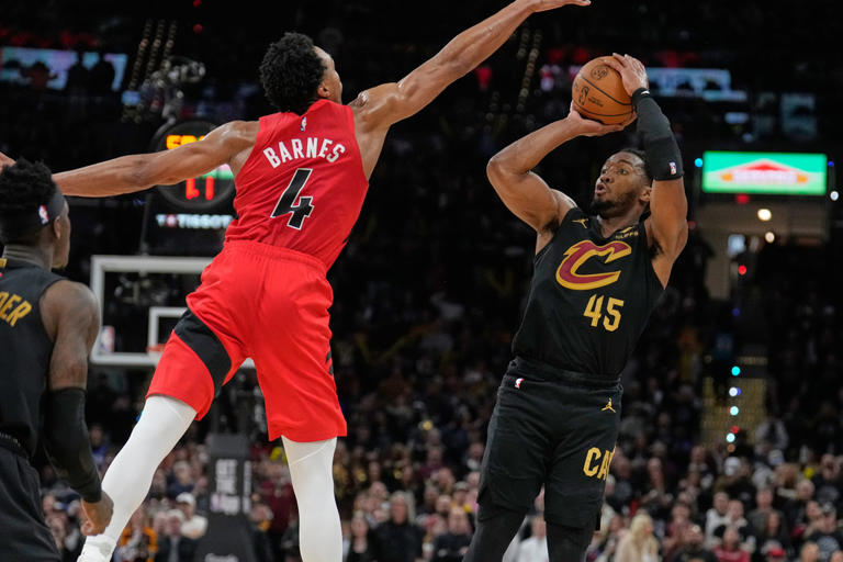 Allen ties playoff career high with 22 points as Cavaliers beat Raptors ...