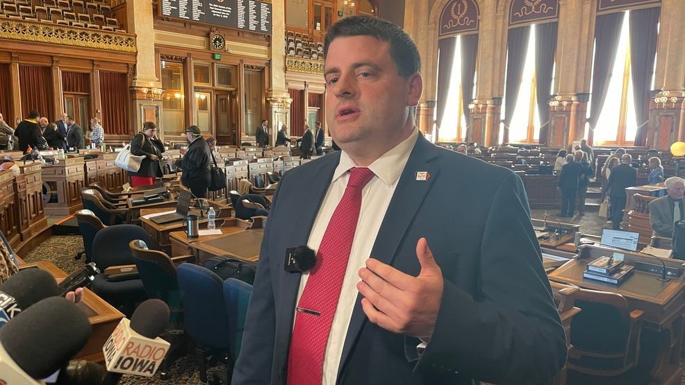 Iowa legislature adjourns with $4B tax cut deal, eminent domain unresolved