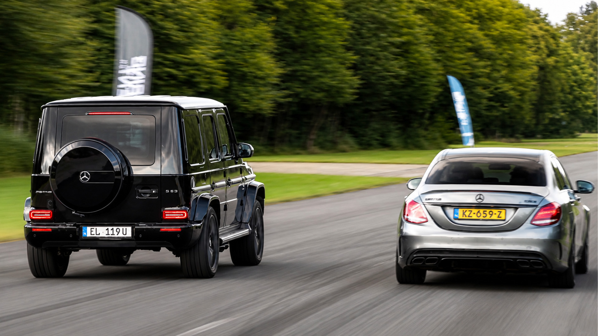 Le G63 lourd défie la C63 sportive dans un drag race