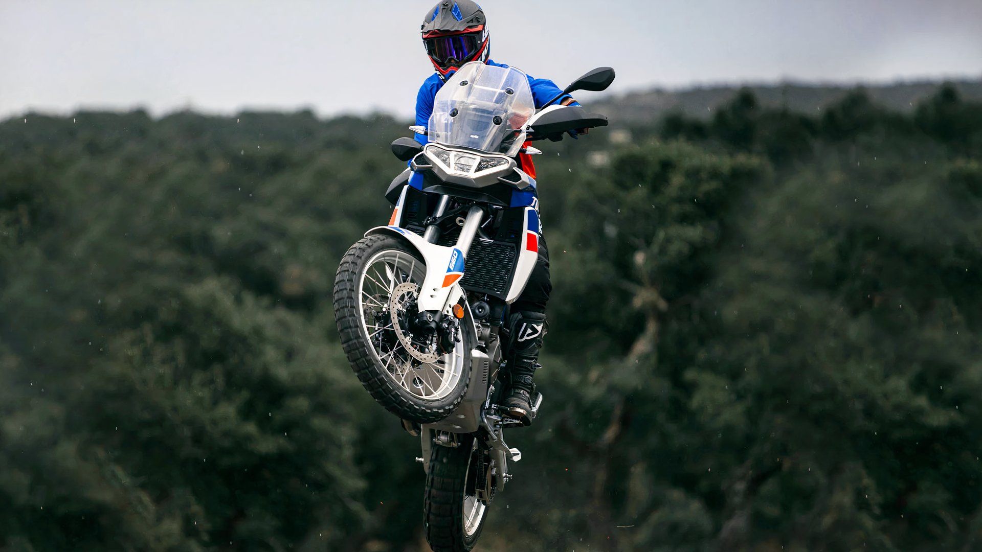 The adventure motorcycle that feels rugged, comfortable, and confidence ...
