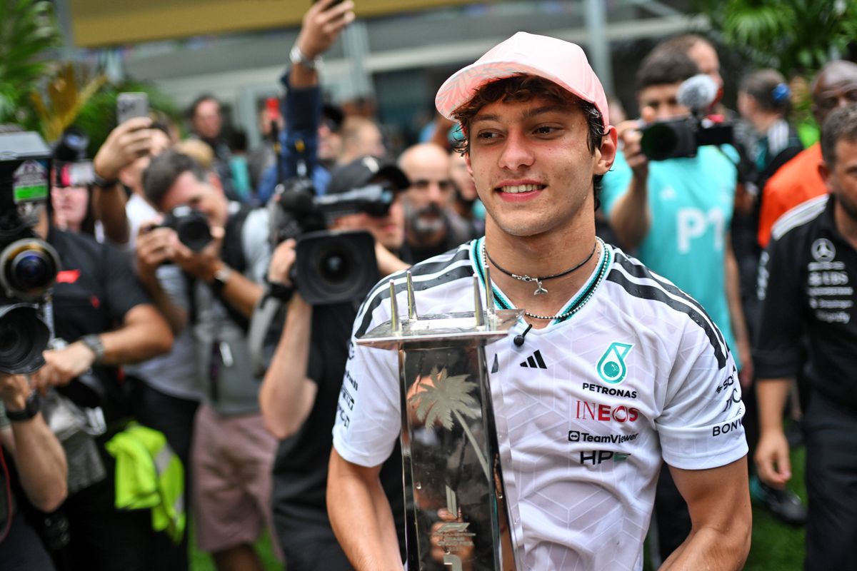 Antonelli treurt om verlies van zijn rolmodel en draagt Grand Prix ...