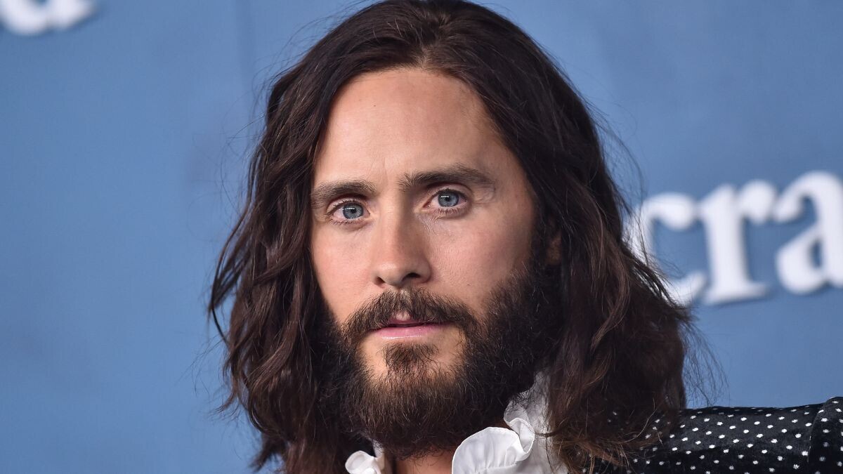 26 celebrities who were assaulted by crazy fans, or worse