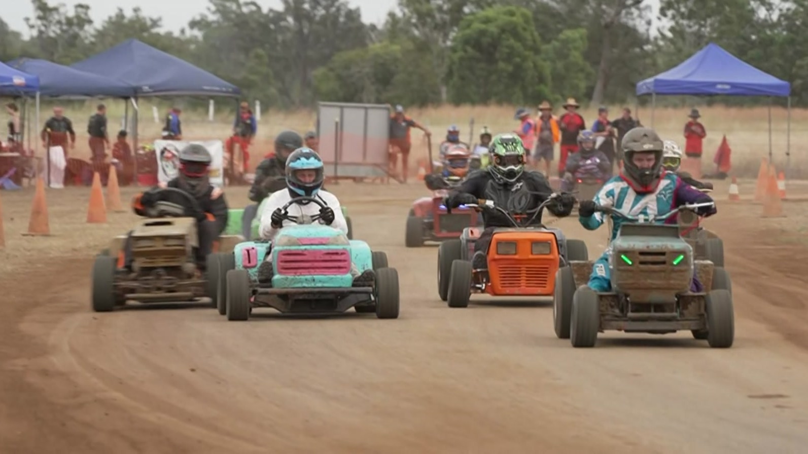 lawn-mower-racing-fostering-community-of-revheads-across-regional-australia