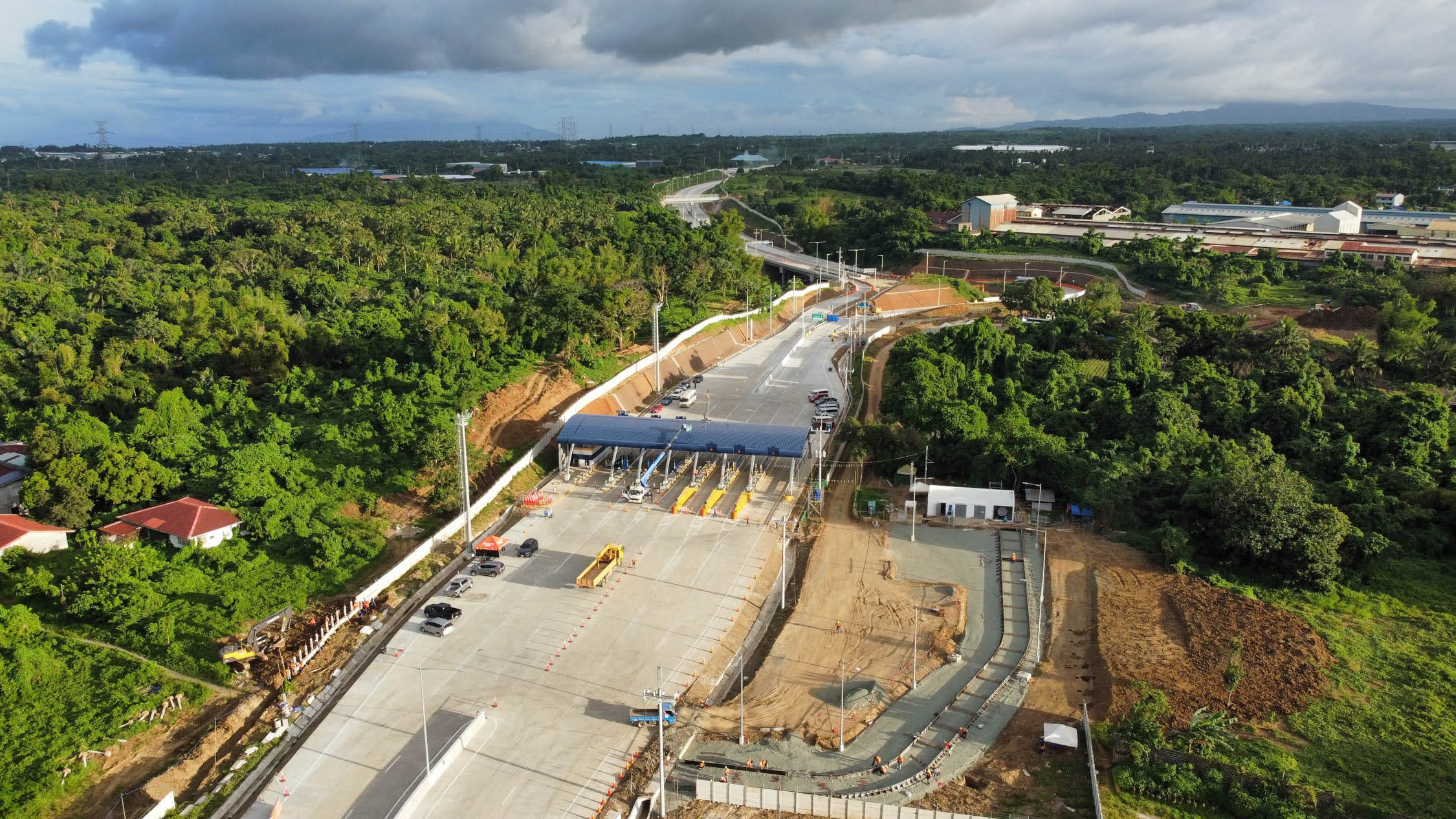 Marcos leads opening of CALAX extension in Cavite, Laguna