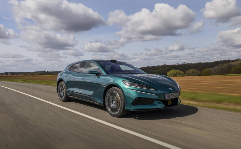 Essai Denza Z9 GT : performances monstrueuses et recharge en 10 minutes ...
