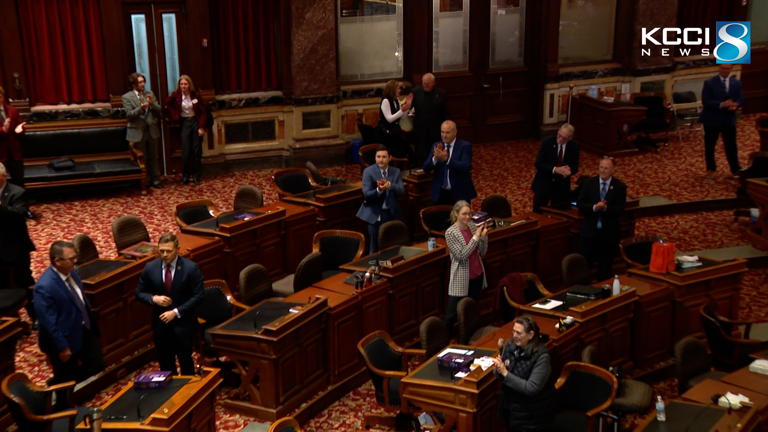 Photos: Lawmakers wrap up 2026 legislative session after marathon final ...