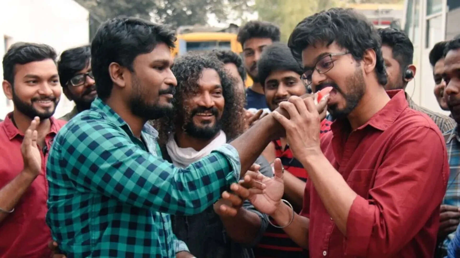 Rathna Kumar recalls Vijay’s sweet birthday surprise, ‘He tried calling ...
