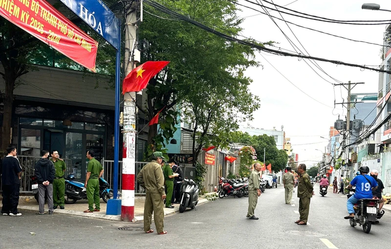 Phát hiện người đàn ông tử vong dưới cao ốc ở TPHCM