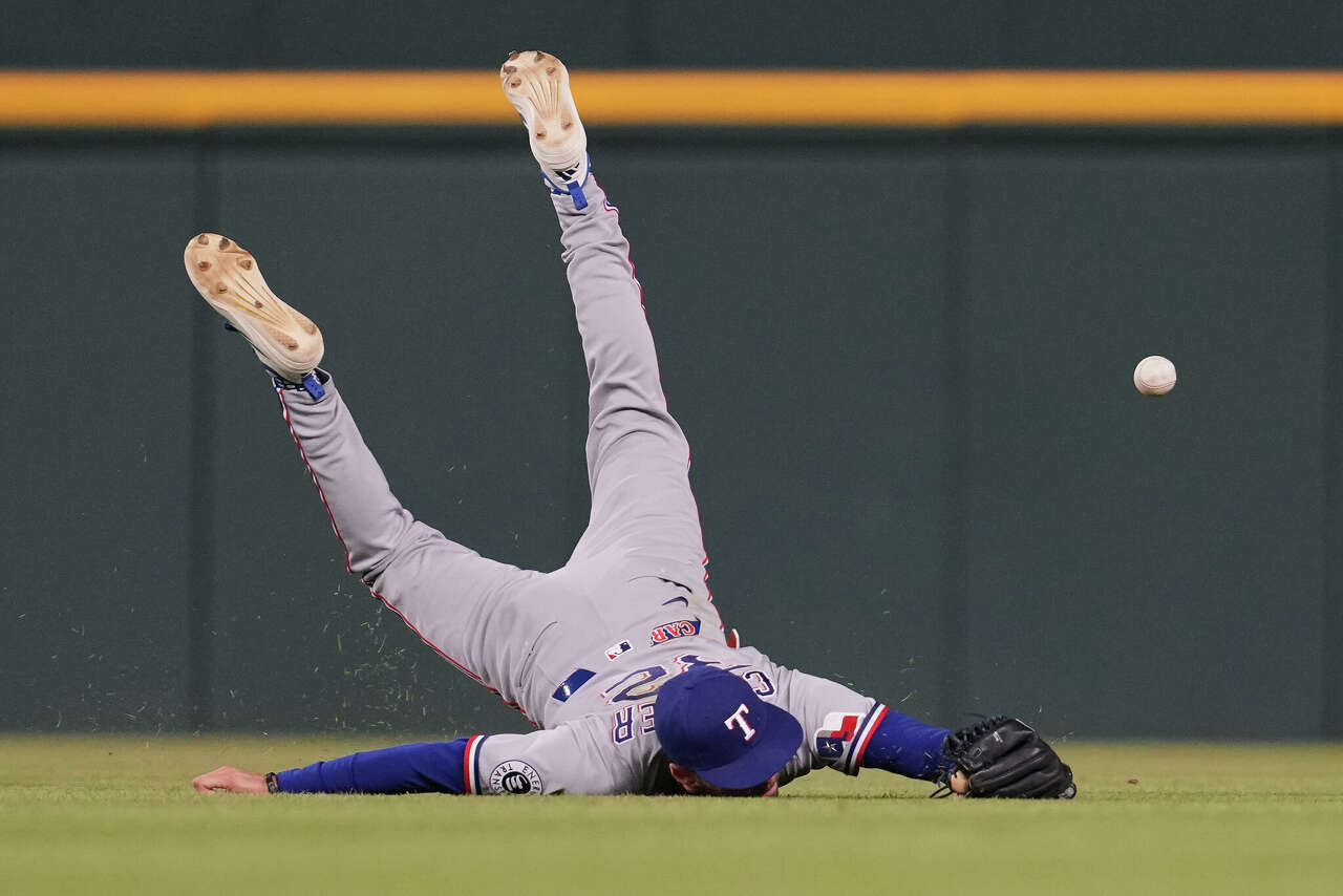 What's up with the Rangers' defense? Continuing trend helps cost Texas ...