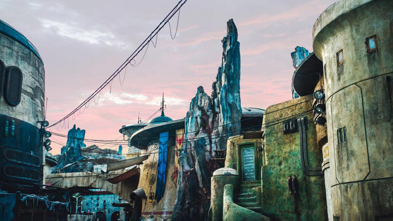 The Disney destination that transports Star Wars fans to a galaxy far ...