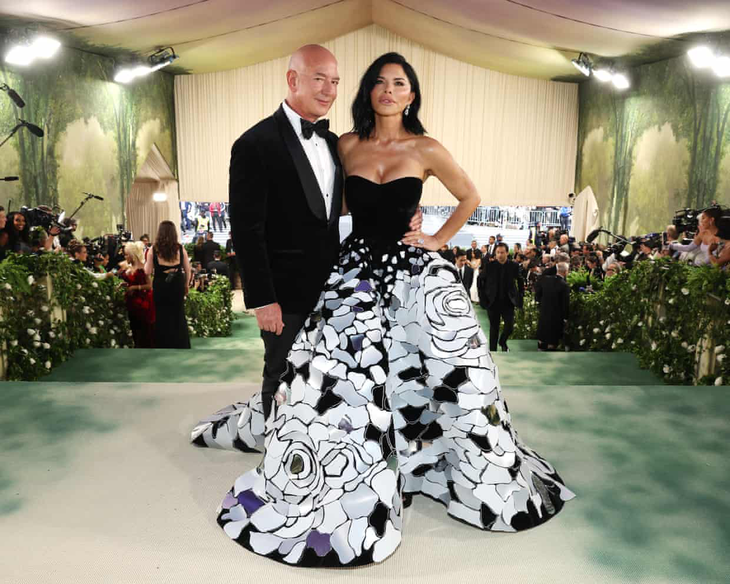 Tỉ phú Jeff Bezos tài trợ Met Gala: Đêm hội xa hoa của giới siêu giàu