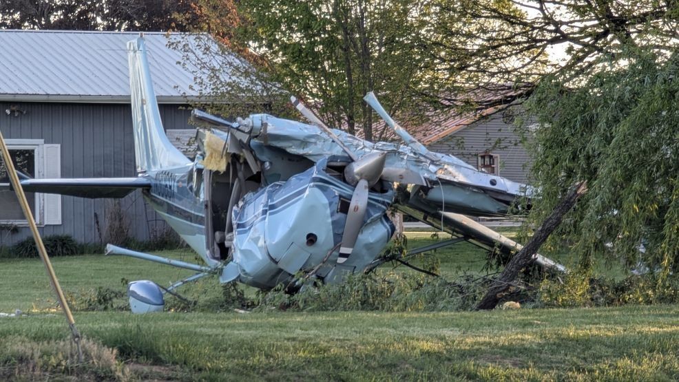 2 critically hurt after Cessna crashes in Lancaster neighborhood