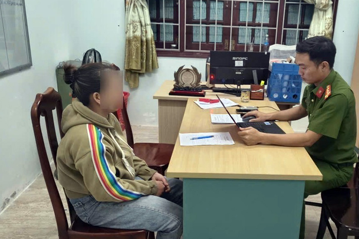 Tráo heo đất chứa 35 triệu đồng của nhà hàng xóm