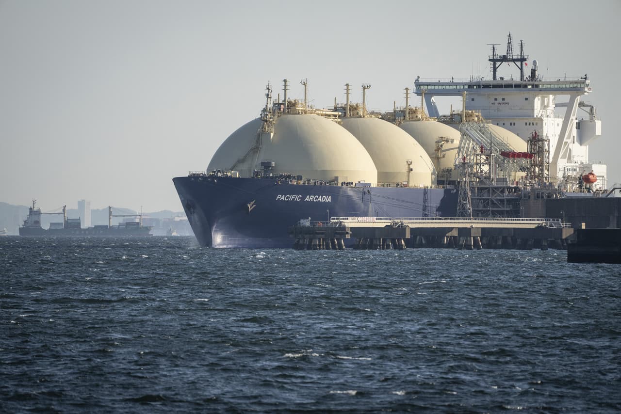 Abu Dhabi is betting big on gas—well beyond the Middle East. How to tag along.