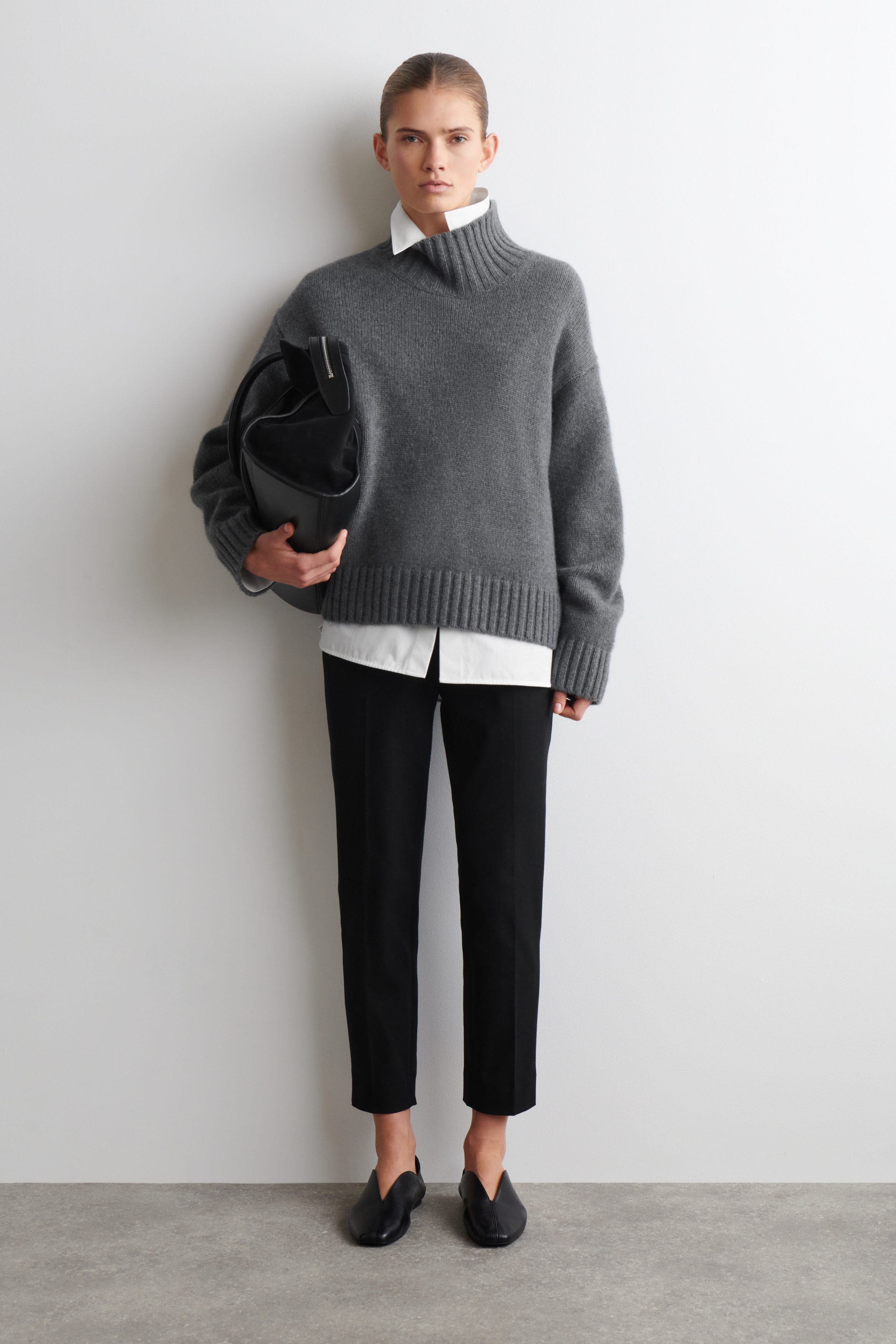Not wide-leg—the fashion people in their 30s and 60s are wearing these ...