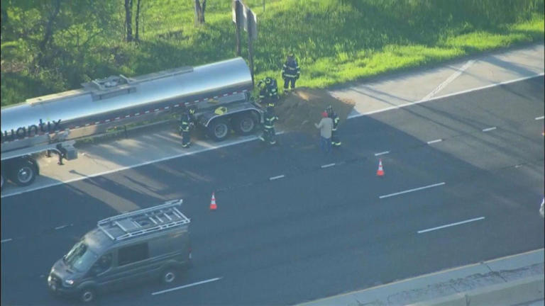 Outbound Edens Expressway lanes reopen after truck spills acid near ...