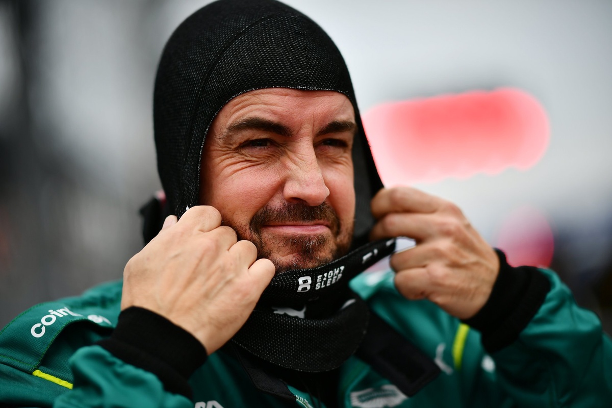 Why Fernando Alonso is at peace over Aston Martin not wasting money on ...