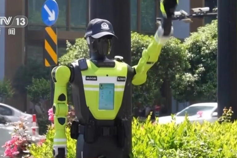 China deploys country’s first robot police squad
