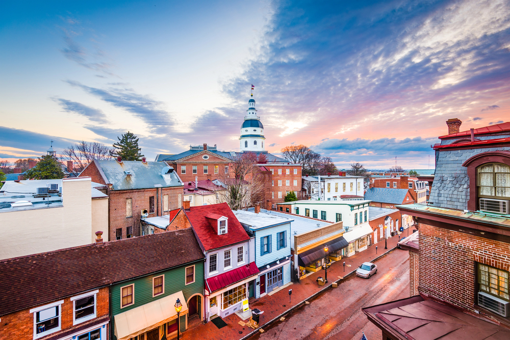 15 quiet small towns featuring beautiful historic town squares