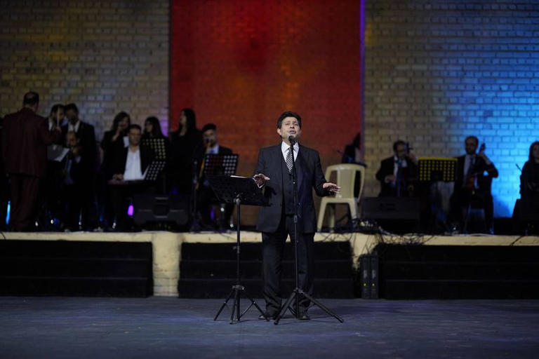 Legendary singer dies after long health battle as president pays tribute