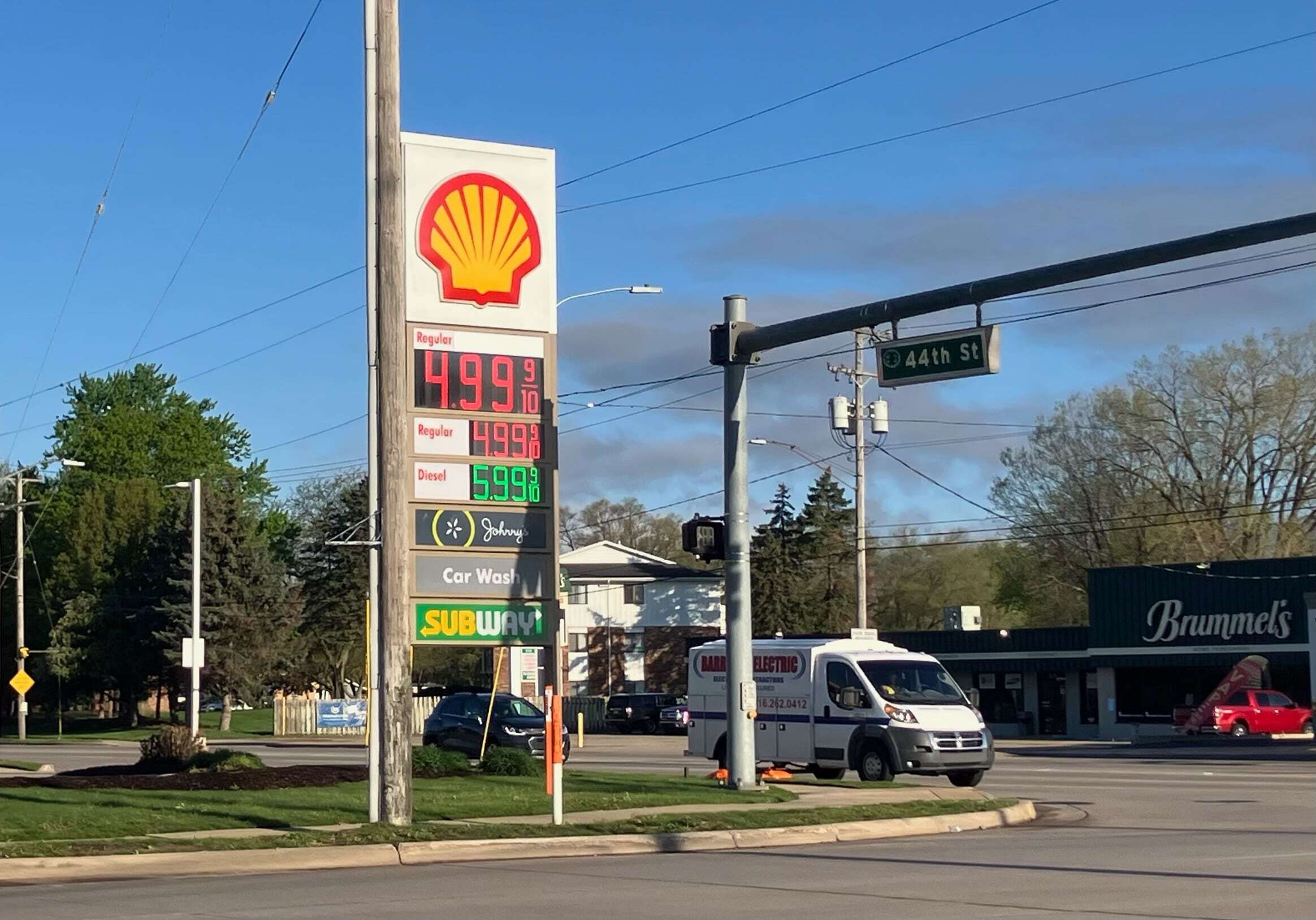 Michigan gas this week: prices climb as 'highly fluid' outlook remains