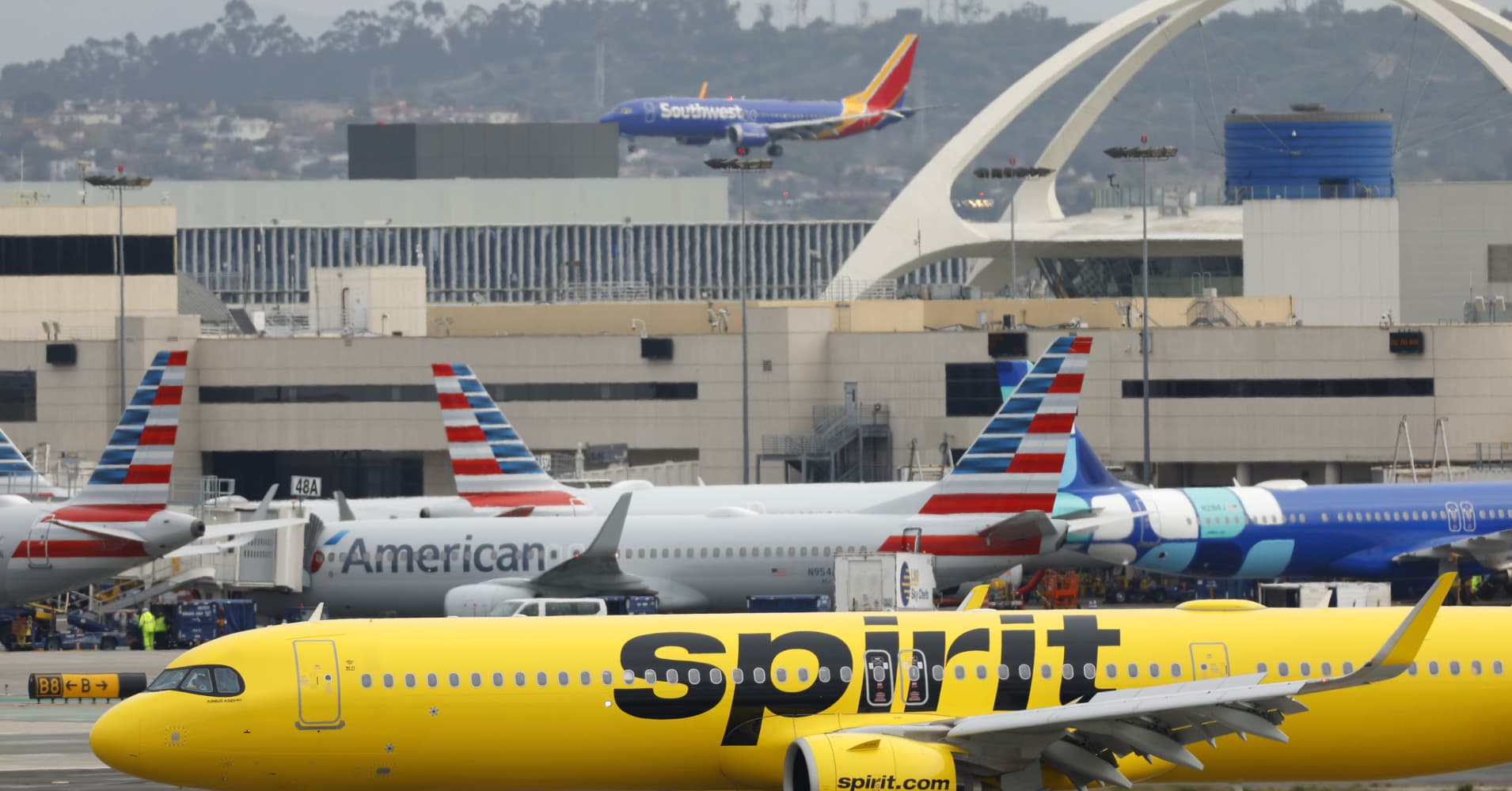 How Spirit Airlines' demise will benefit rivals — and raise airfares ...
