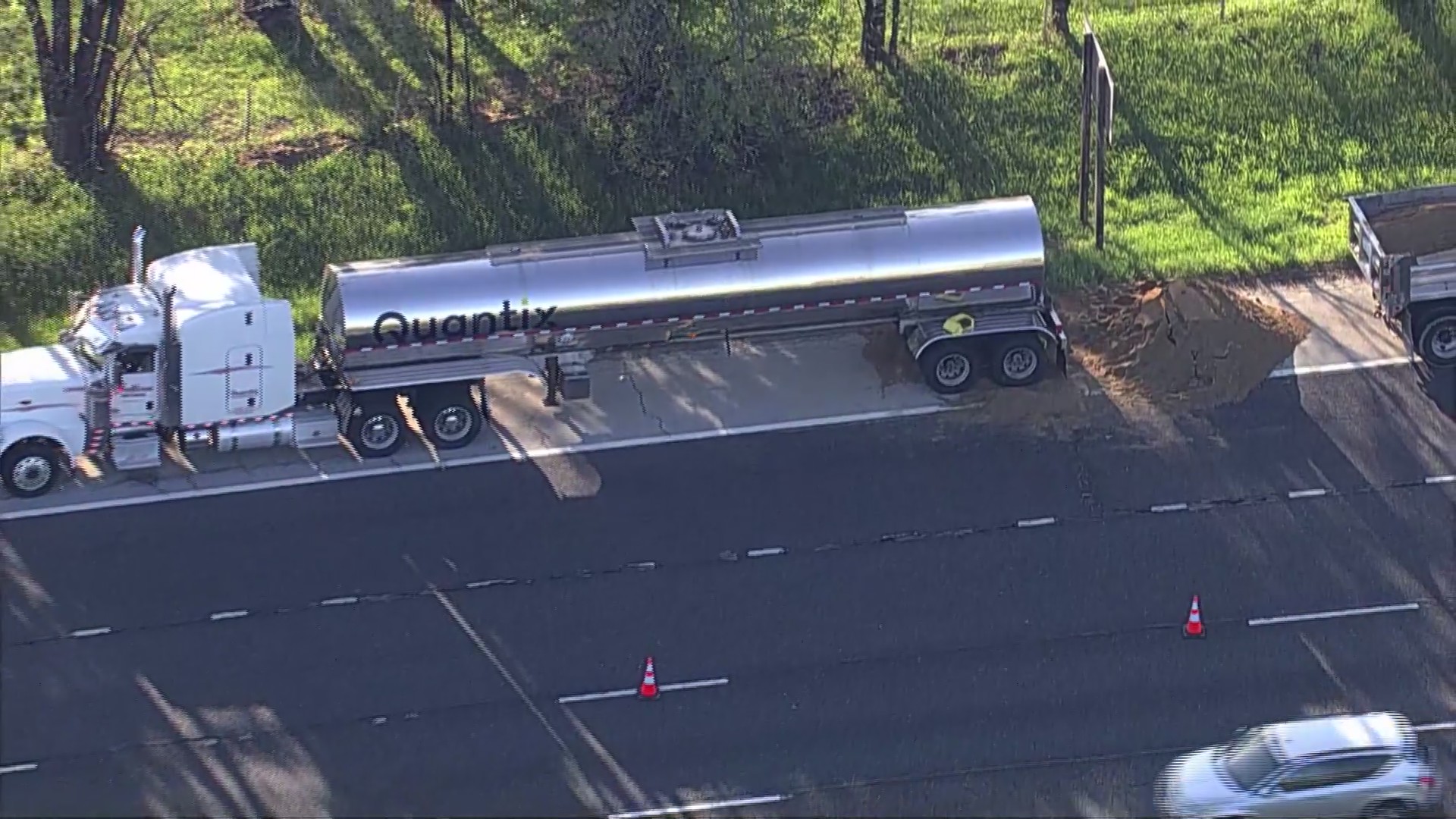 Hazmat situation closes on-ramp to outbound Edens Expressway at ...