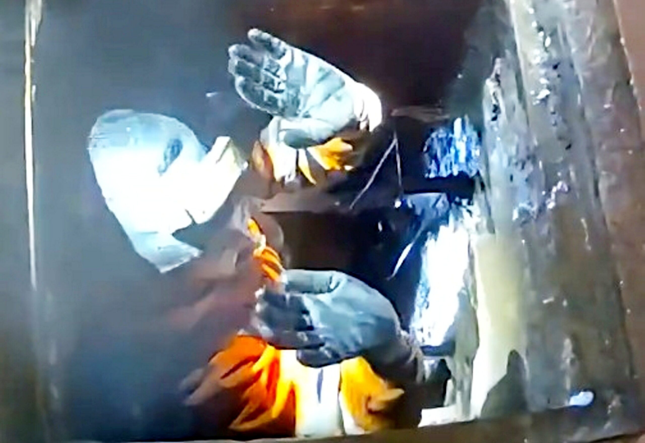 Brazen thieves dressed as workers caught stealing £50k worth of ...