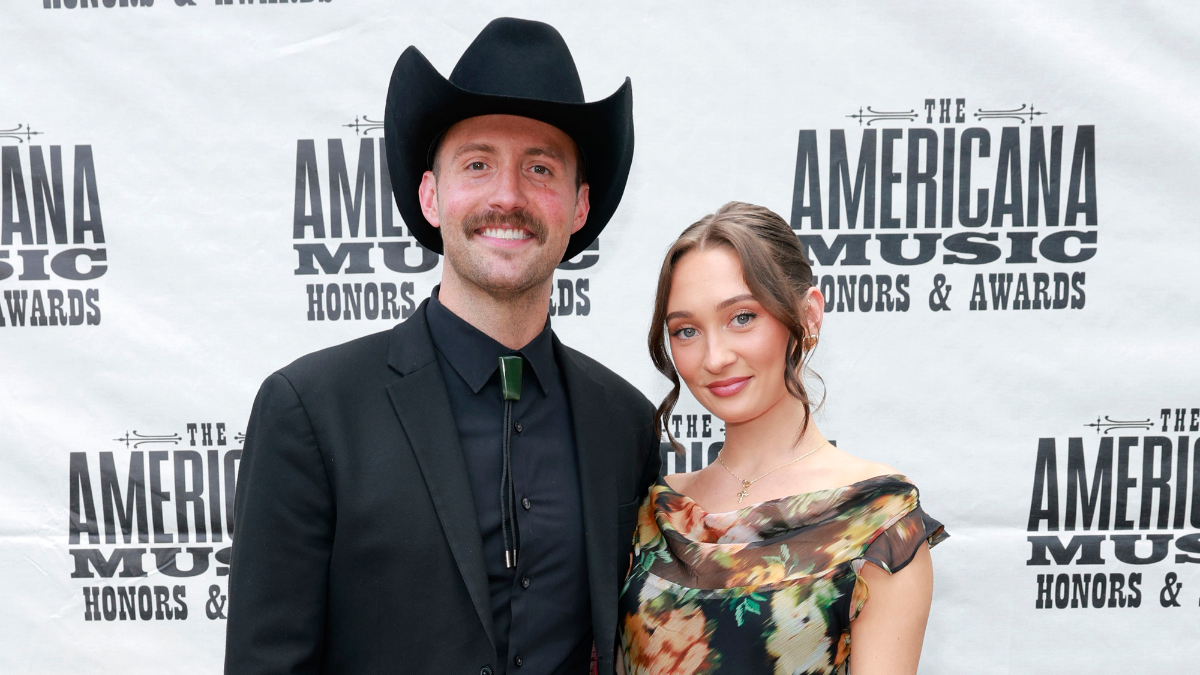 Singer-songwriter Ruston Kelly marries wife after unforgettable proposal