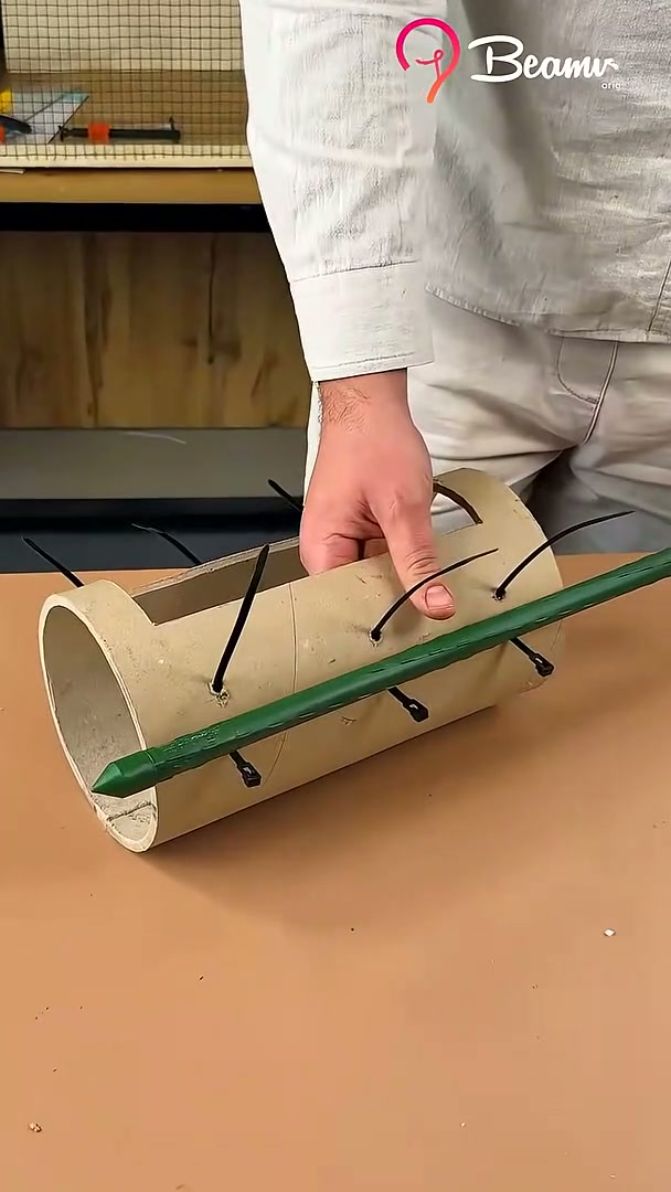 Fruit picker tool made of cardboard & stick #smart #fruitpicker #tooltrick